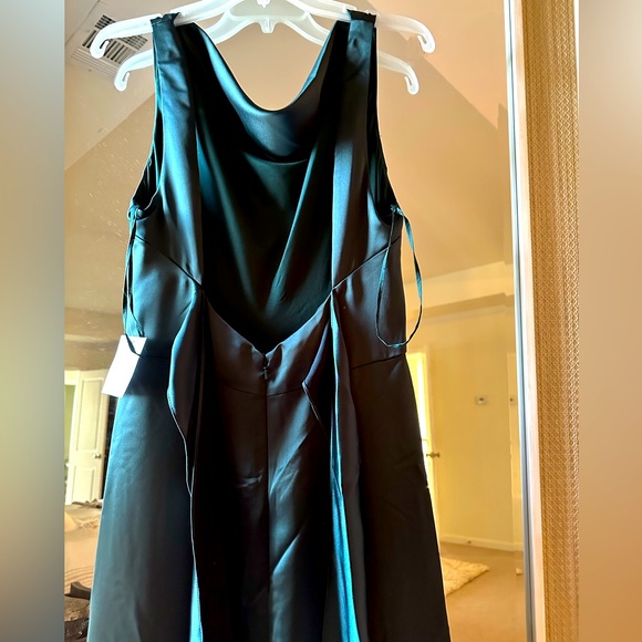 AMSALE Hunter green bridesmaid satin dress - Picture 4 of 7